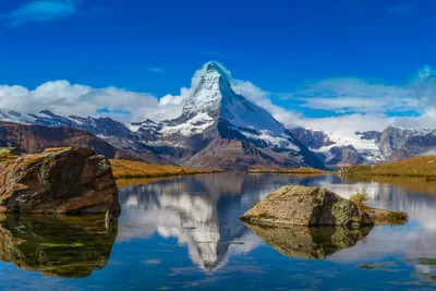 Величие альпийской Горы Маттерхорн на фото