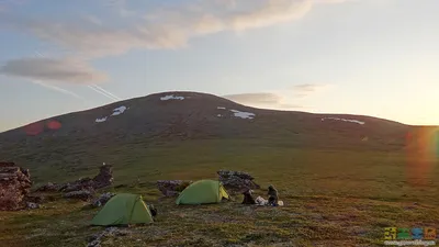 Закат над величественными вершинами Горы мертвецов 