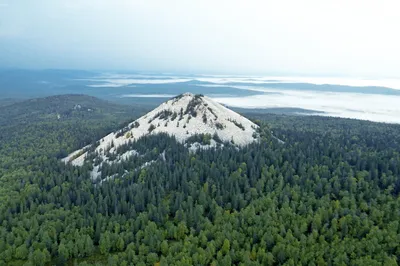 Потрясающий пейзаж: Гора Зюраткуль на фото 