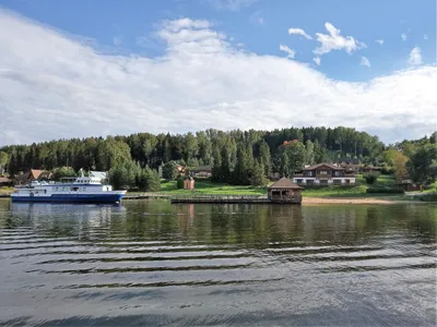 Изумительные рисунки гор в Нижнем Новгороде на обоях для телефона