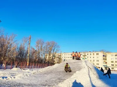 Скачать бесплатно фотографию снежной горки