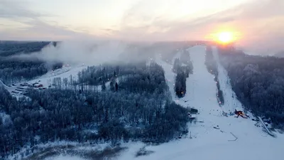 Фото красного озера во всей своей красоте