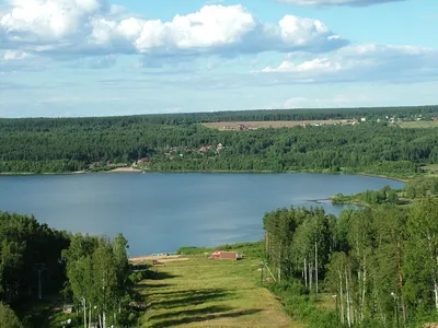 Прикоснитесь к красоте Горнолыжного курорта Красное озеро через фотографии