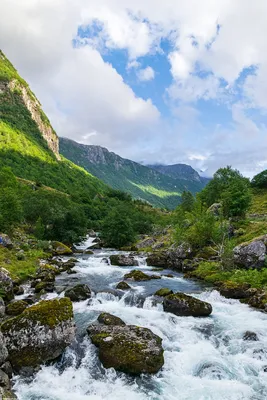 Фото горных рек: красота природы в HD качестве
