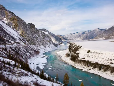 Горный Алтай зимой: Великолепие природы в формате JPG