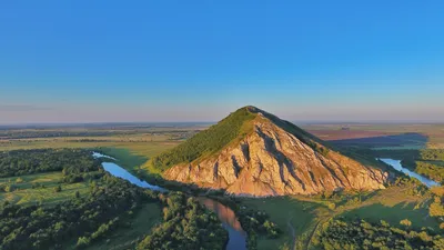 Фон для рабочего стола с горами Башкирии