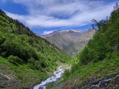 Скачайте фото на айфон с потрясающими горами Дагестана.