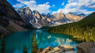 Игра света и тени: Удивительные фото гор Канады, создающие игру света и тени