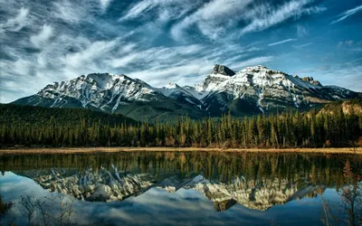 Рай для альпинистов: Великолепные снимки гор Канады, притягивающие любителей альпинизма