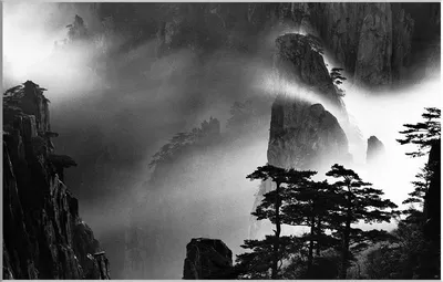 Картинка горы Хуаншань в 4K разрешении