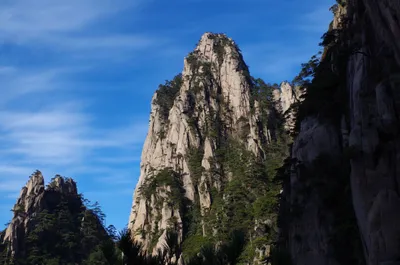4K фотография горы Хуаншань: потрясающие детали и яркие краски
