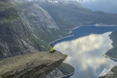 Фото величественных гор Норвегии в формате JPG, PNG, WebP