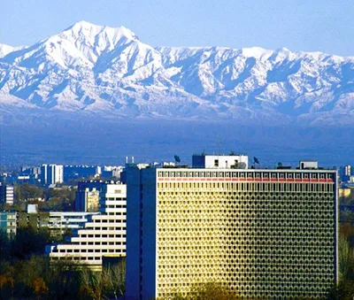 Фотография гор Ташкента в формате 4K - воплощение реалистичности