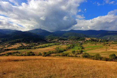 Скачать бесплатные обои на телефон с фото гор в Болгарии