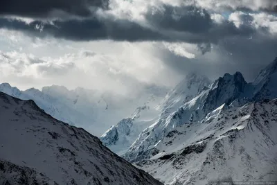 Заснеженные горы: величие и красота зимы [Фото]