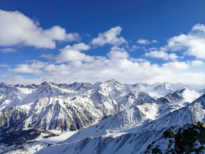 Импозантность зимних горных вершин [Фото]
