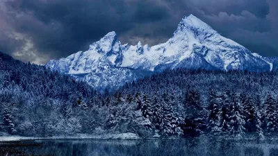 Фото на айфон с красивыми заснеженными горами