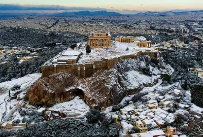 Фотографии зимней Греции: выберите размер и формат для скачивания.