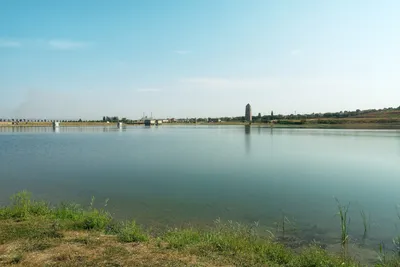 Великолепное синее Грозненское море: впечатляющие фотографии