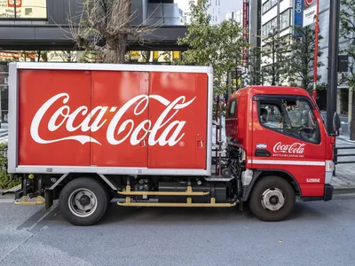 Фото грузовика Кока Кола: средний размер, JPG формат