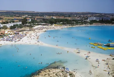 Фото Губернаторского пляжа на Кипре в формате WebP в Full HD разрешении