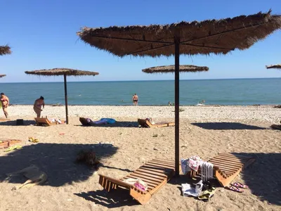 Фотографии Гудаута пляжа: идеальное место для романтических прогулок