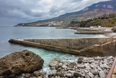 Приглашаем вас на виртуальную экскурсию по Гурзуфскому пляжу