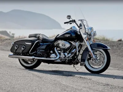 Фотография Harley-Davidson Road King Classic для использования в презентациях