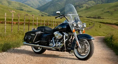 Изображение мотоцикла Harley-Davidson Road King Classic в высоком разрешении