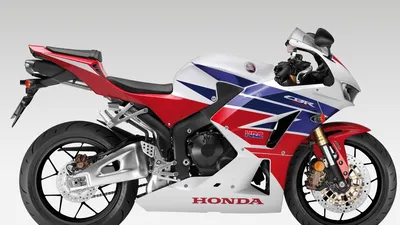 Изображение Honda CBR 600 RR в стиле webp