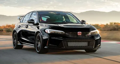 Фото Honda Civic 2023 в гараже