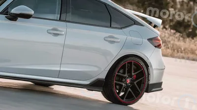 Фото Honda Civic Type R 2023 на природе