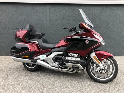 Фотография Honda Goldwing GL-1800 - отличное дополнение к вашей галерее