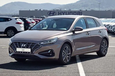 Hyundai i30 2023: фото с экстерьером