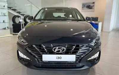 Улучшенный интерьер Hyundai i30 2023 на фото