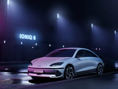 Hyundai IONIQ 6 2023: фото со всех сторон