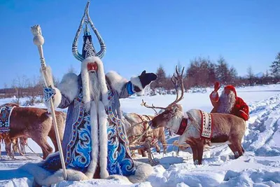 Фотография, показывающая Якутского Деда Мороза, доступна в формате JPG