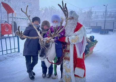 Изображение, запечатлевшее Якутского Деда Мороза в разных форматах