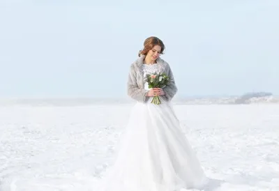 Свадебные кадры в зимнем парке: изысканный выбор изображения