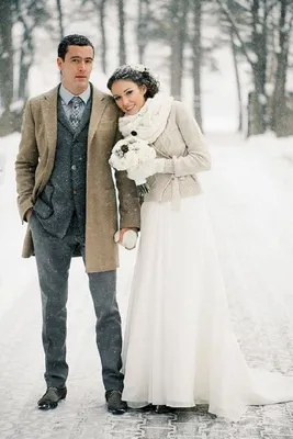 Фотографии зимней свадьбы: морозная романтика