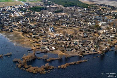 Красивый фон с рекой для вашего рабочего стола