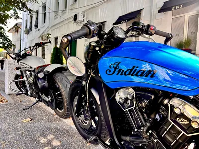 Indian Scout Bobber: фото, подчеркивающее его элегантность 