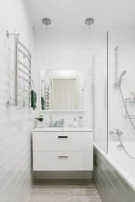 Фото интерьера для маленькой ванной комнаты в стиле 2024 года