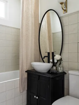 Фото интерьера для маленькой ванной комнаты в стиле арт