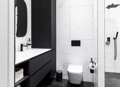 Фотографии интерьера ванной комнаты с душевой кабиной и туалетом