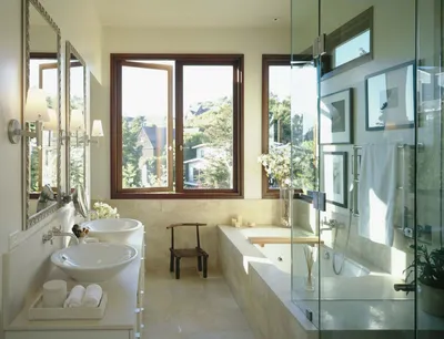 Фото ванной комнаты с окном: выберите формат JPG, PNG, WebP