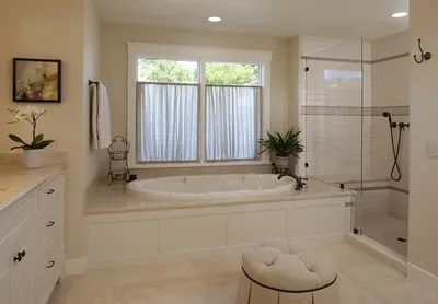 Интерьер ванной комнаты с окном: скачать в HD, Full HD, 4K