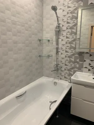 Фото ванной комнаты с большими окнами