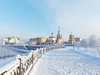 Зимний архитектурный великолепие Иркутска: Фотографии города