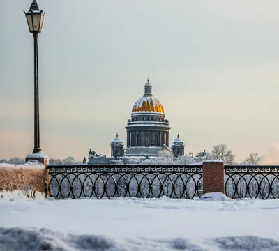 Исаакиевский собор зимой: Величественное изображение для скачивания